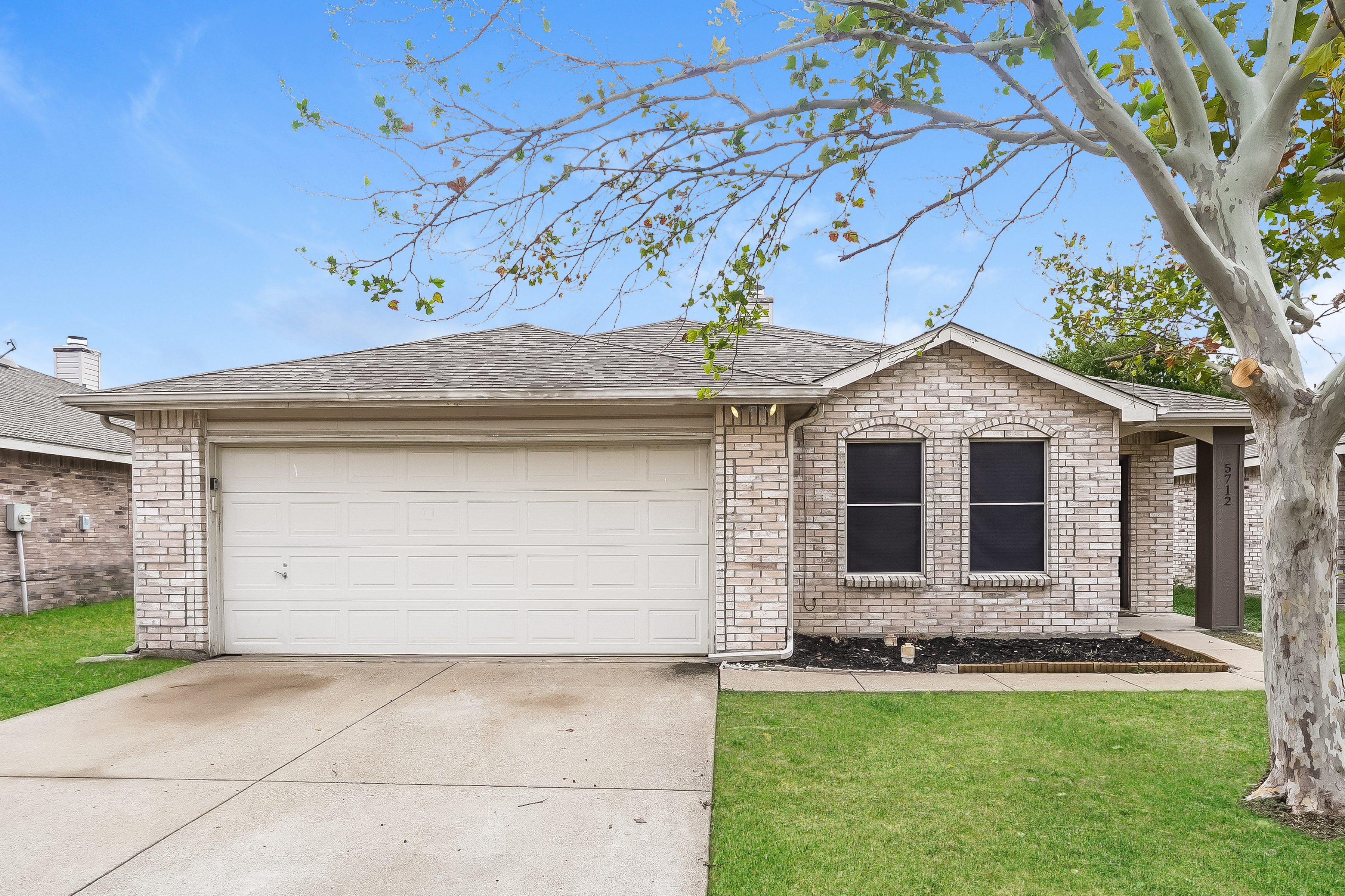 5712 Ainsdale Dr Fort Worth, TX 76135